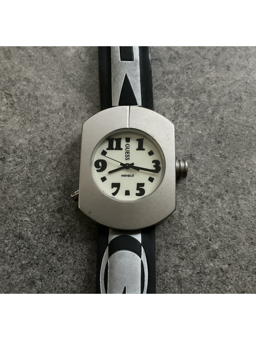 Rare Vintage Guess Unisex Watch 30mm Silver Tone Case With Backlight Dial Bin K